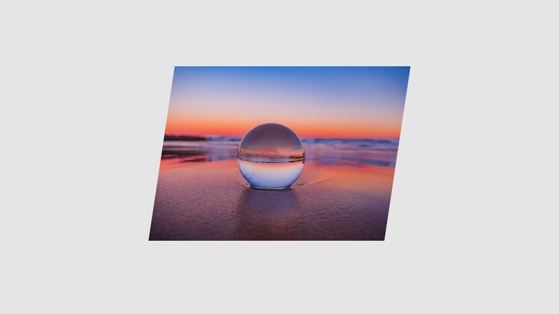 Responsive complex clipping in CSS image.